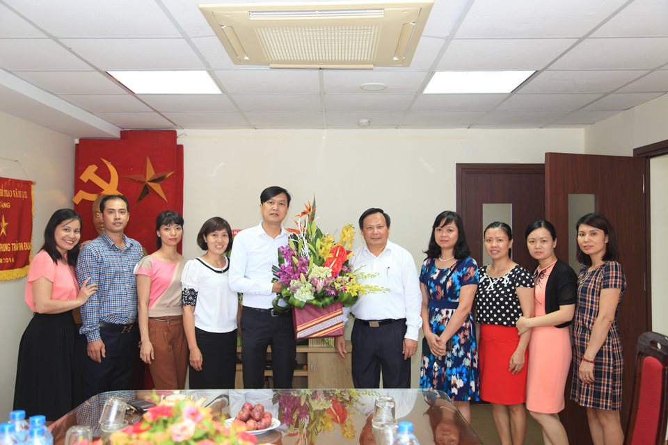 Tổng cục trưởng Tổng cục Du lịch Nguyễn Văn Tuấn đến chúc mừng Tạp chí Du lịch